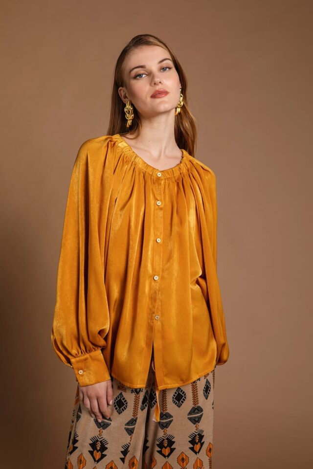 Nema Shirt with Elastic and Buttons