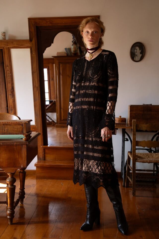 Nidodileda Gibbus Crochet Midi Dress